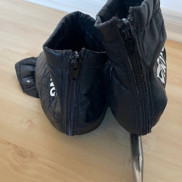 Skate Warmers - Picture 2 of 2